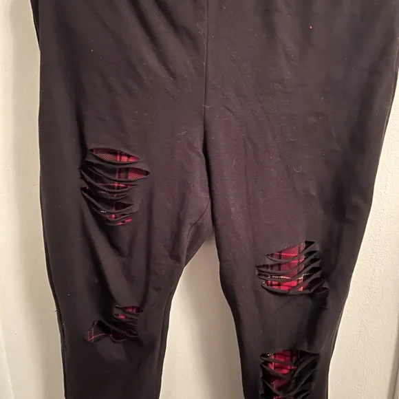 Torrid Black Jeggings with Distressed Detailing NWOT - Picture 4 of 6